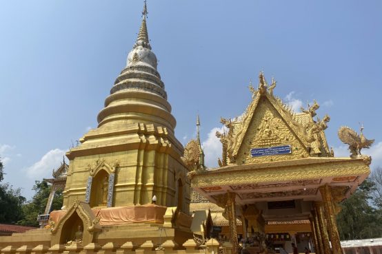 วัดพระธาตุจอมสัก Wat Prathat Jom Sak